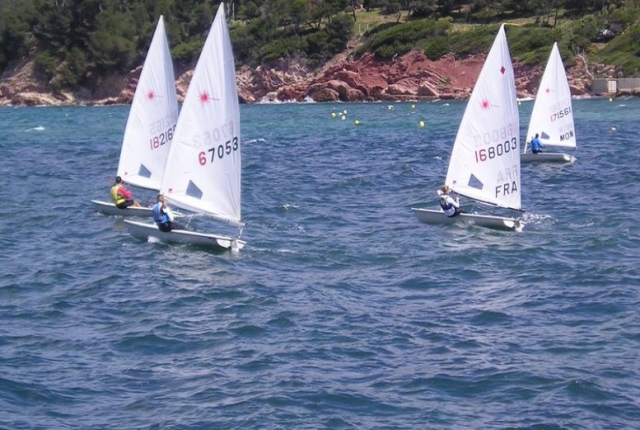 在瓦尔学习航行 